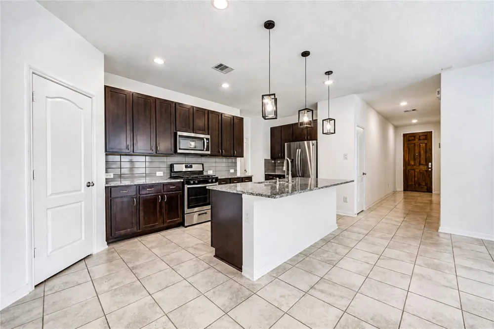 8605 Cimarron Mesa Lane Magnolia, TX 77354