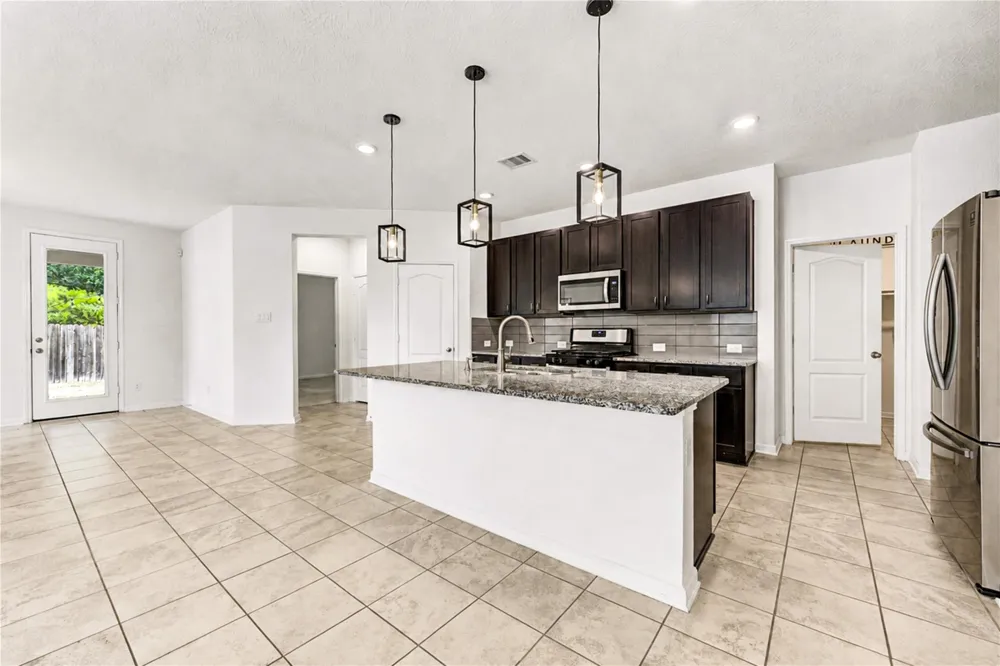 8605 Cimarron Mesa Lane Magnolia, TX 77354