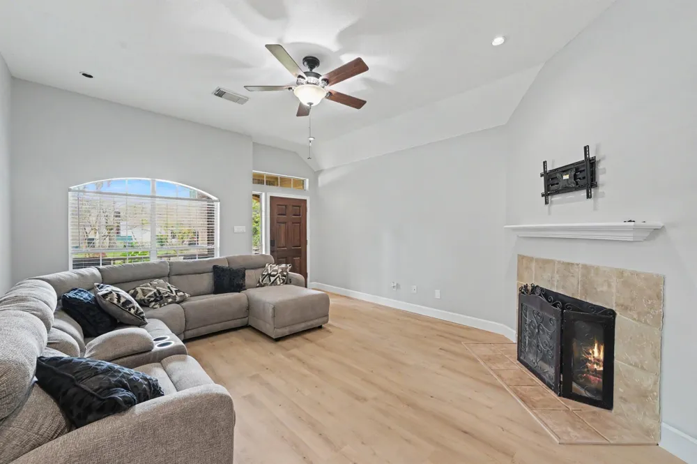 11318 Twain Drive Montgomery, TX 77356