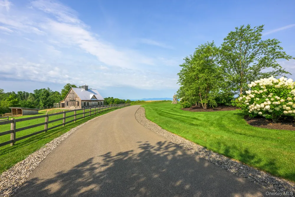 21 Schoolhouse Road Hillsdale, NY 12529
