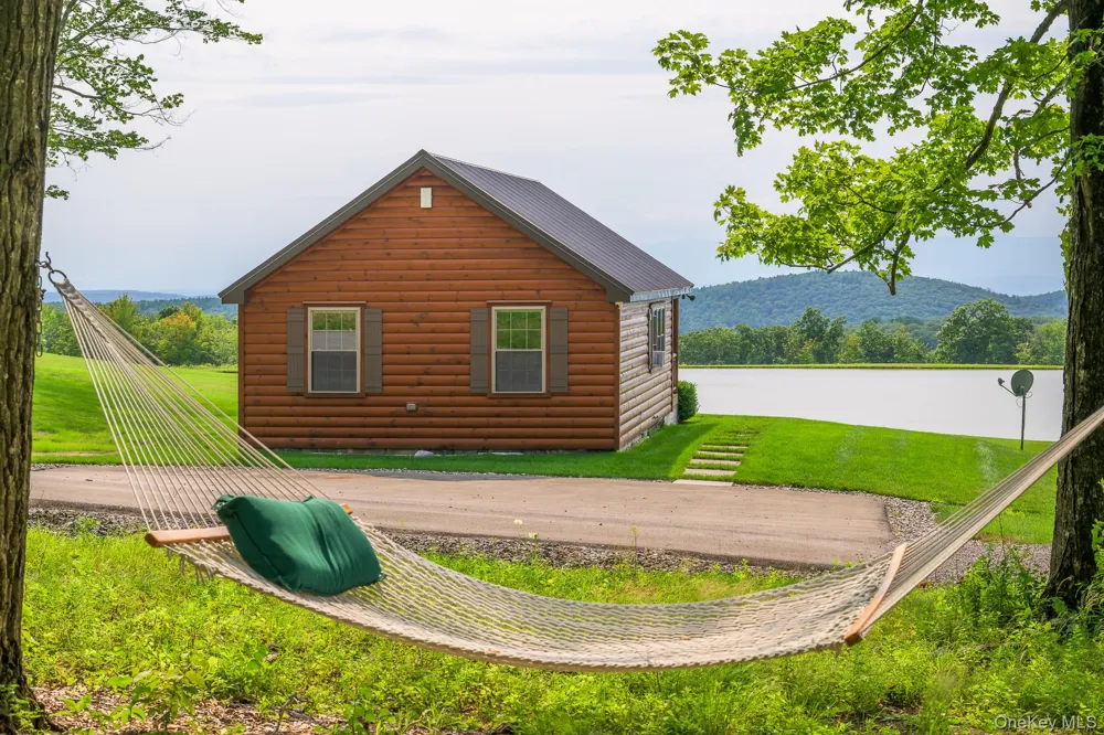 21 Schoolhouse Road Hillsdale, NY 12529