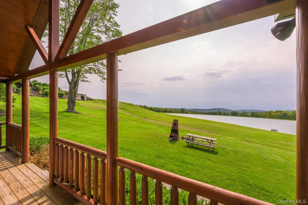 21 Schoolhouse Road Hillsdale, NY 12529