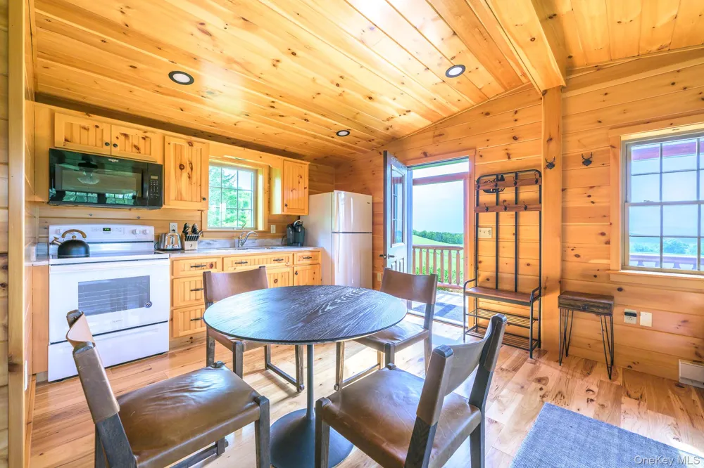 21 Schoolhouse Road Hillsdale, NY 12529
