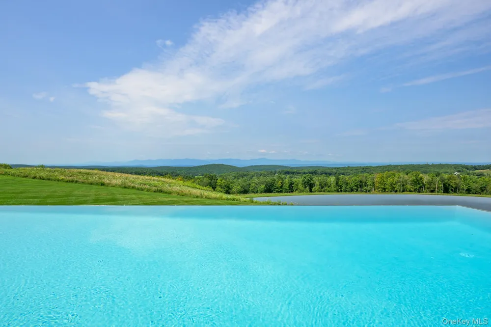 21 Schoolhouse Road Hillsdale, NY 12529