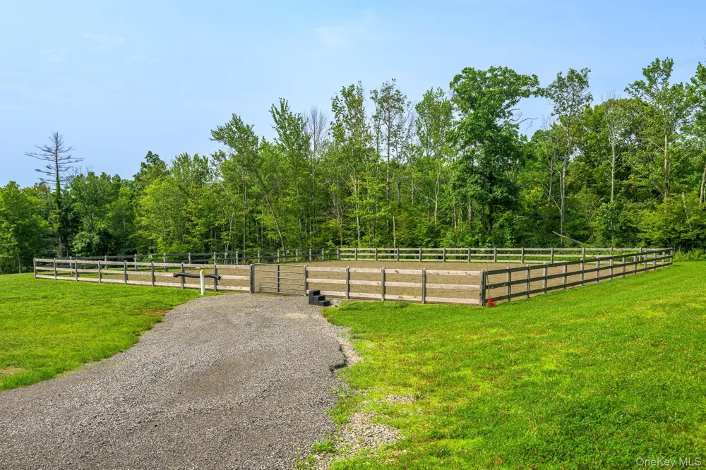 21 Schoolhouse Road Hillsdale, NY 12529