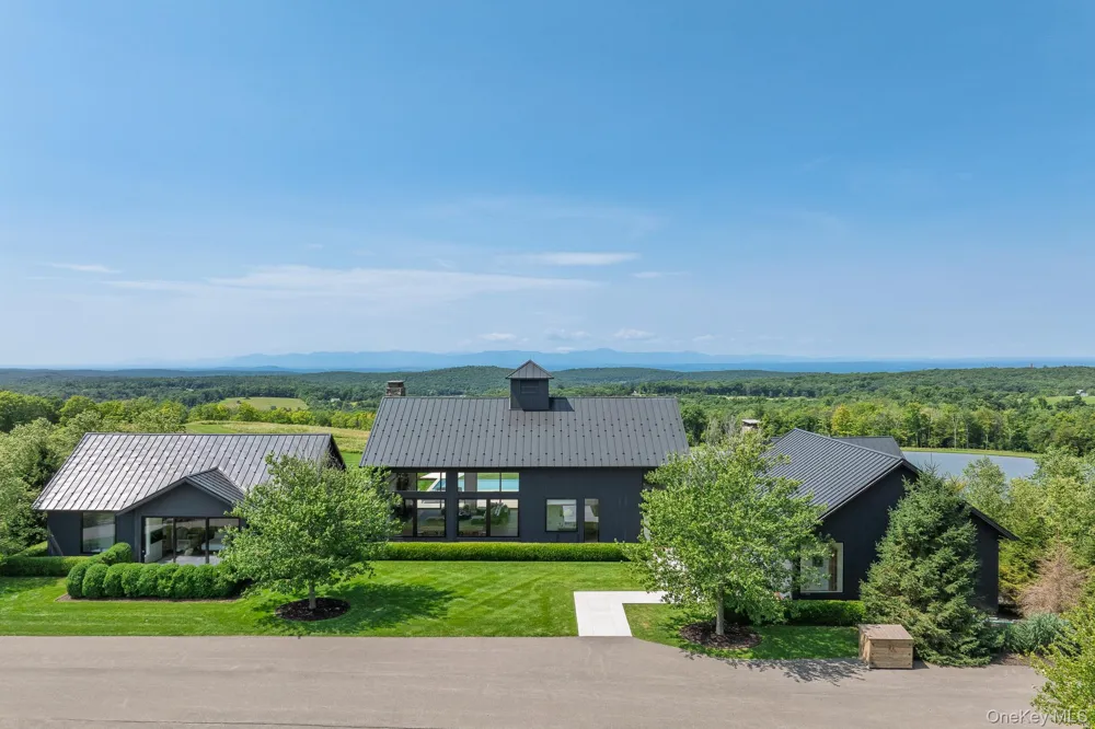 21 Schoolhouse Road Hillsdale, NY 12529