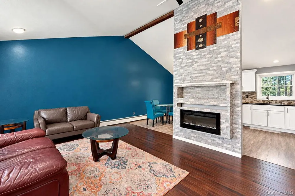 41 Linden Lane Shirley, NY 11967