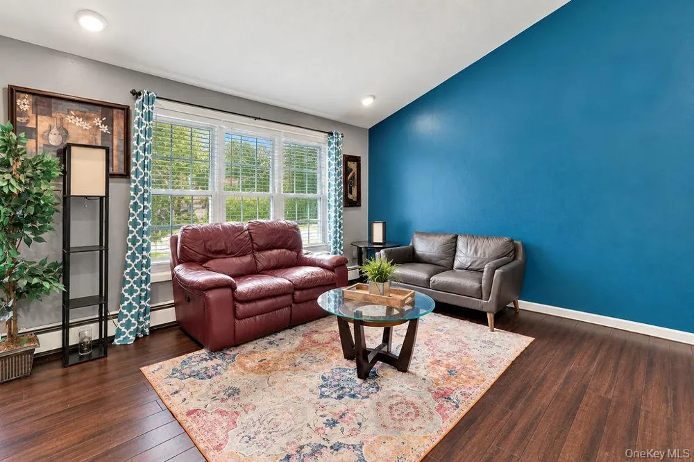 41 Linden Lane Shirley, NY 11967