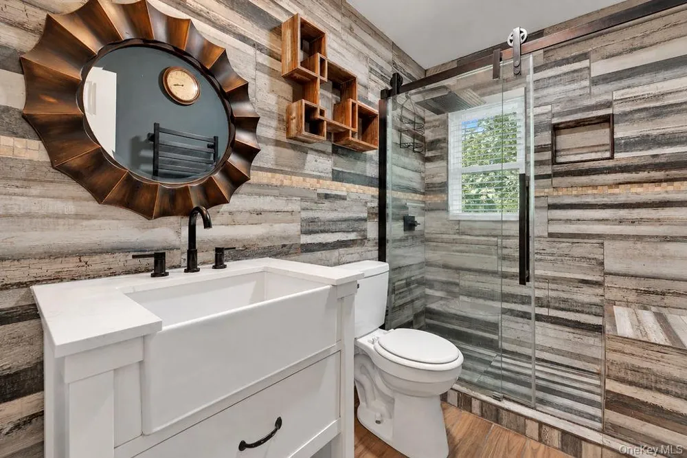 41 Linden Lane Shirley, NY 11967