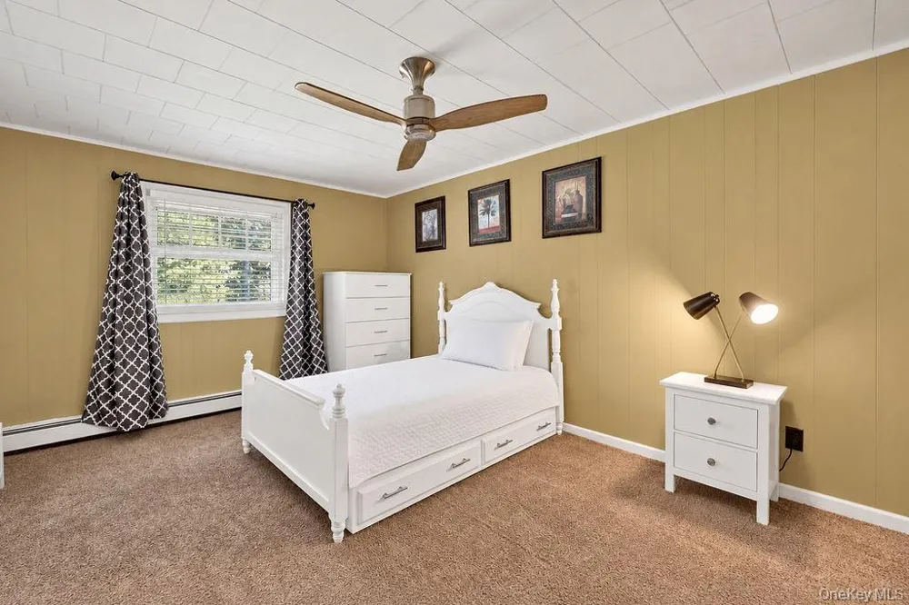 41 Linden Lane Shirley, NY 11967