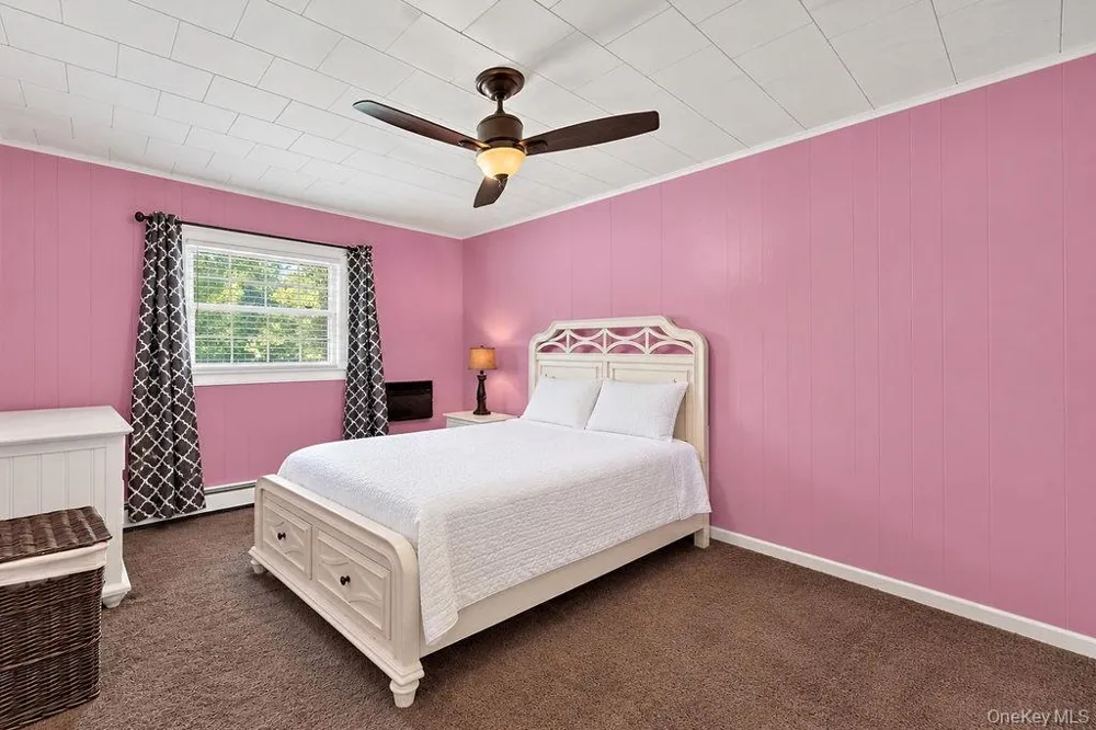 41 Linden Lane Shirley, NY 11967