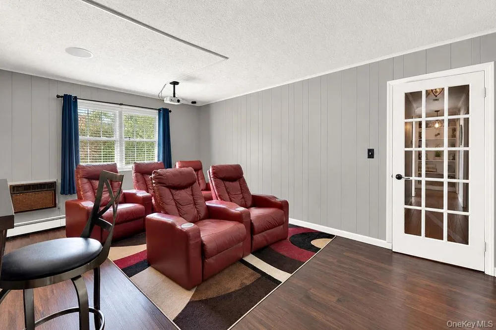 41 Linden Lane Shirley, NY 11967