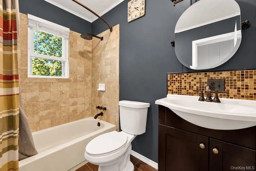 41 Linden Lane Shirley, NY 11967