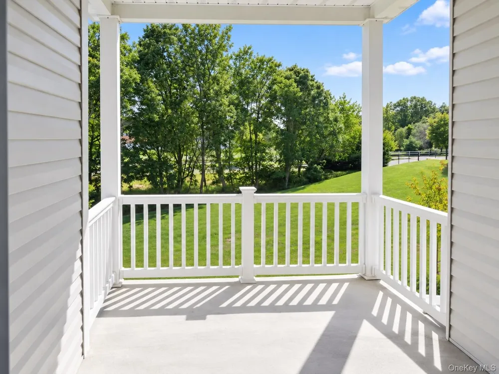 41 Greentree Court Shirley, NY 11967