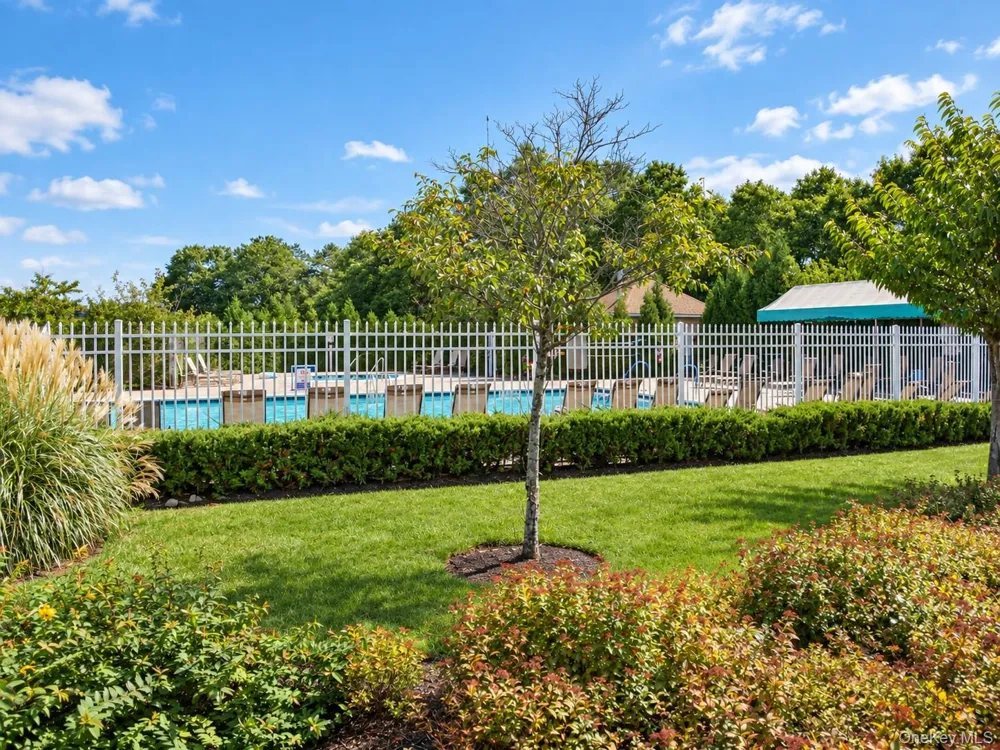 41 Greentree Court Shirley, NY 11967