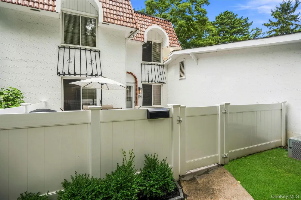 305 Birchwood Road Medford, NY 11763