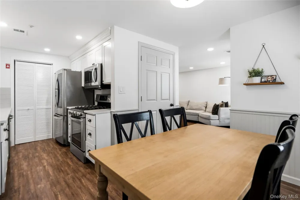 305 Birchwood Road Medford, NY 11763