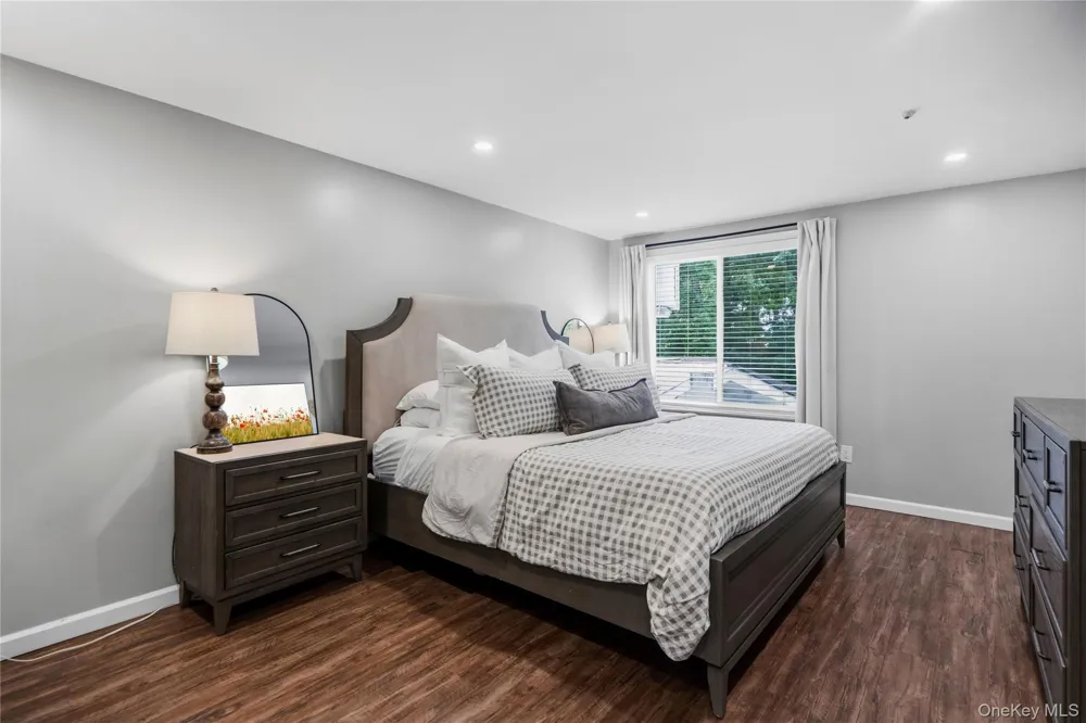305 Birchwood Road Medford, NY 11763
