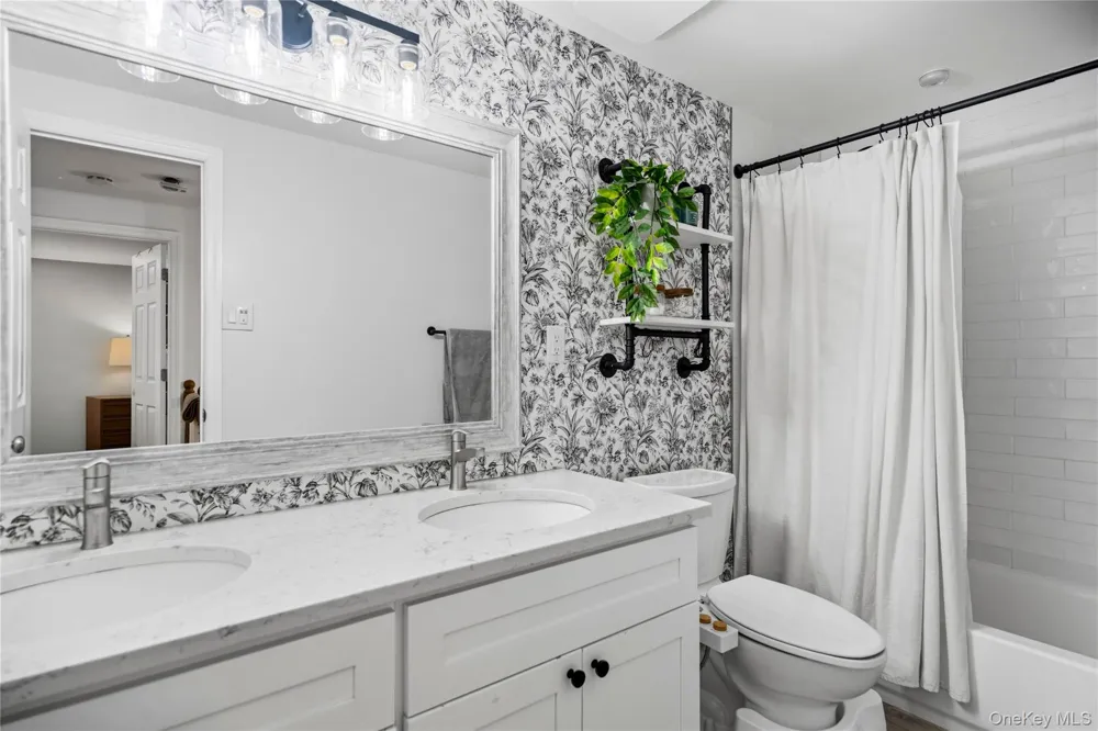 305 Birchwood Road Medford, NY 11763