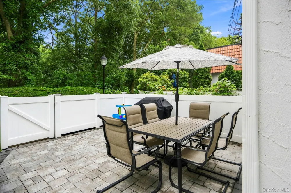 305 Birchwood Road Medford, NY 11763