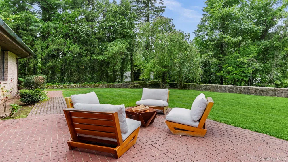 67 Woodlands Road Harrison, NY 10528