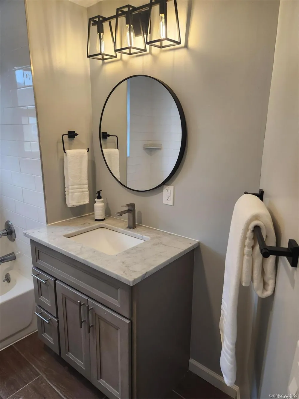 156 Cleveland Avenue #B Mineola, NY 11501