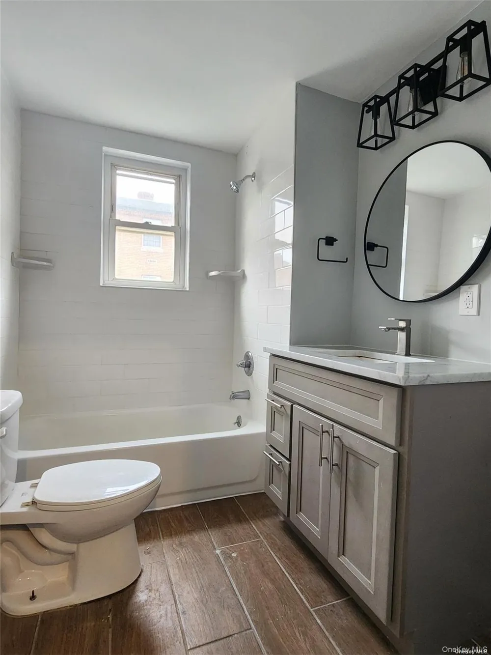 156 Cleveland Avenue #B Mineola, NY 11501