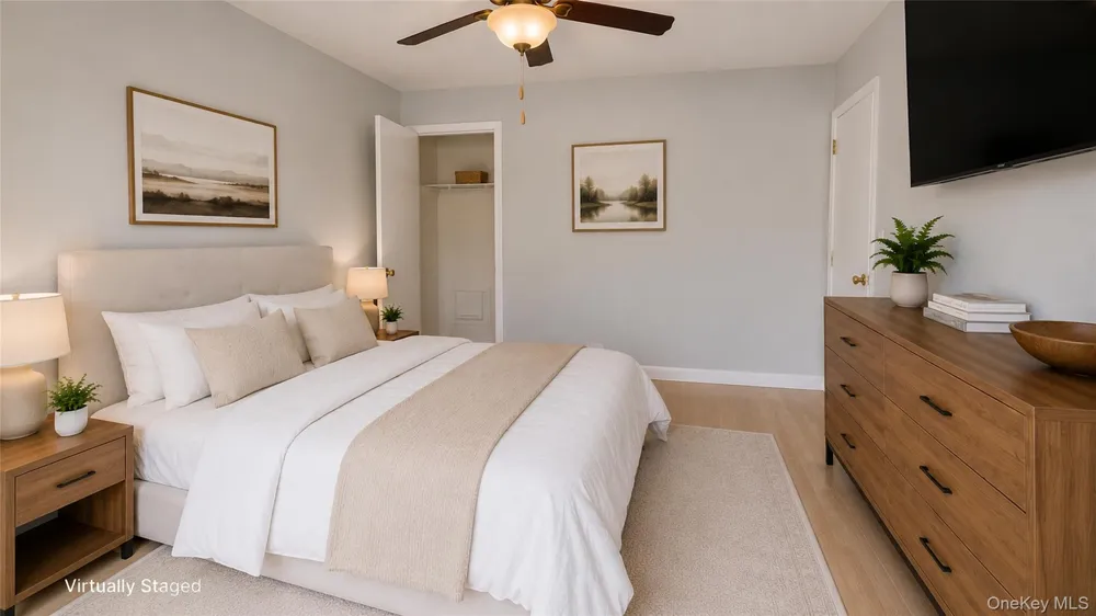 53 Village Circle E #E053 Manorville, NY 11949
