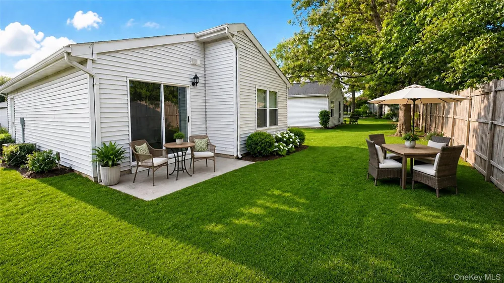 53 Village Circle E #E053 Manorville, NY 11949