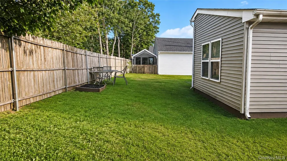 53 Village Circle E #E053 Manorville, NY 11949