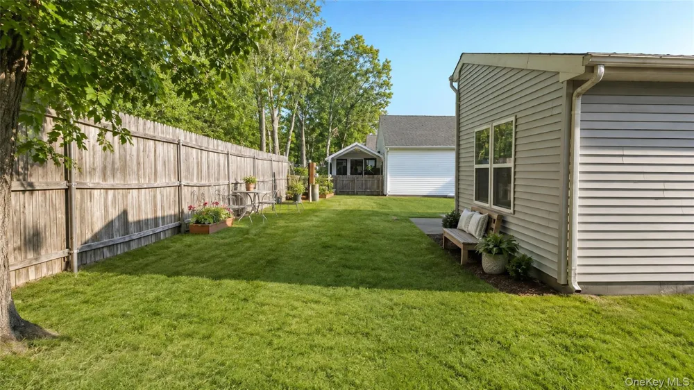 53 Village Circle E #E053 Manorville, NY 11949