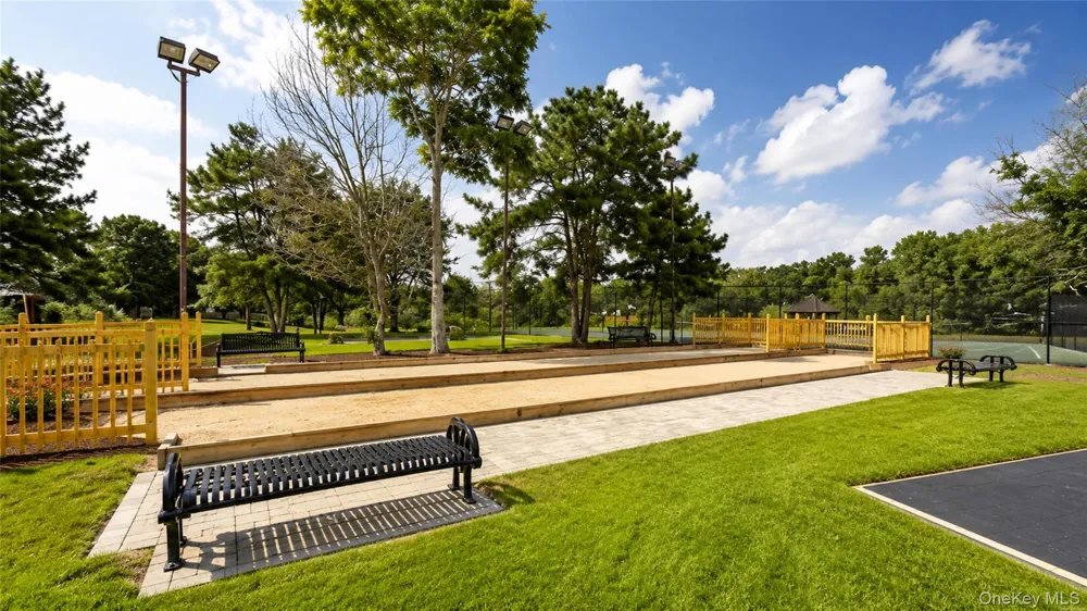 53 Village Circle E #E053 Manorville, NY 11949