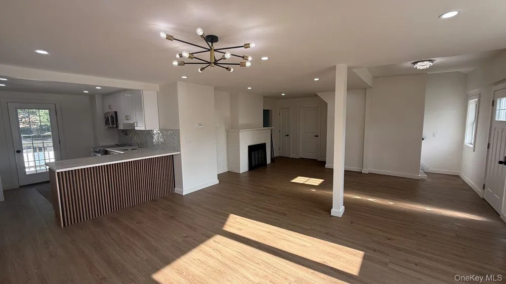 605 S Ocean Avenue Freeport, NY 11520