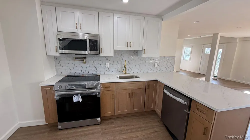 605 S Ocean Avenue Freeport, NY 11520