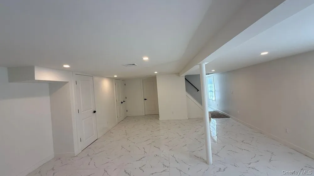 605 S Ocean Avenue Freeport, NY 11520
