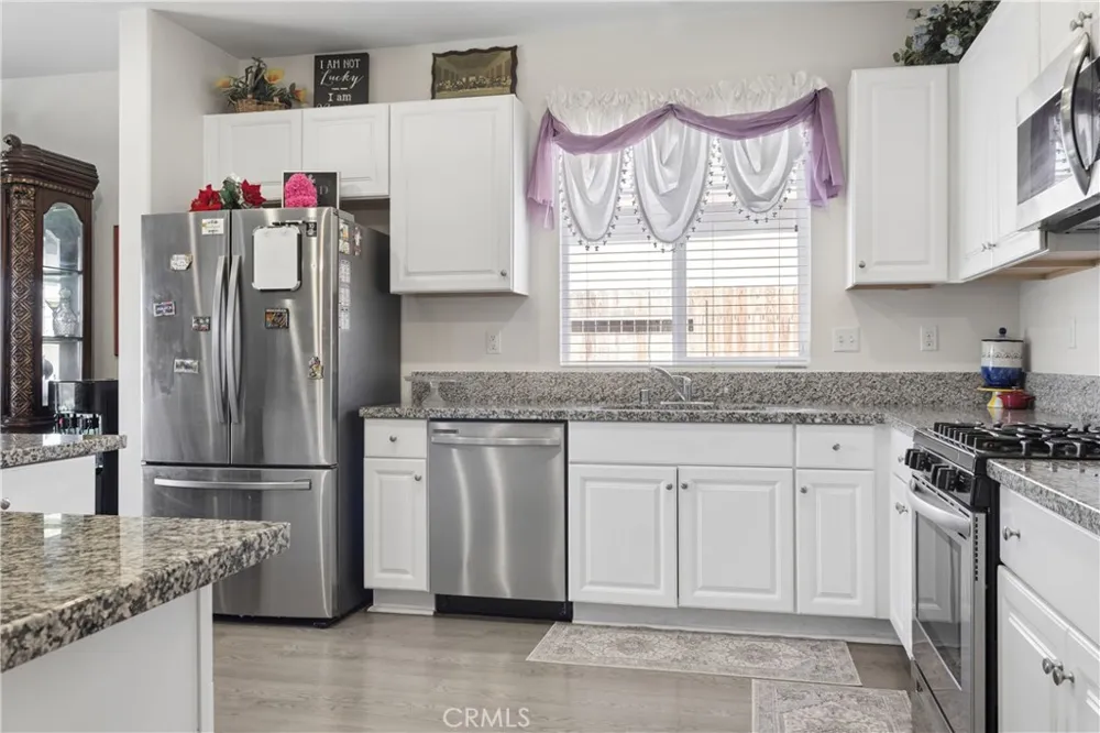11553 Tatiana Adelanto, CA 92301