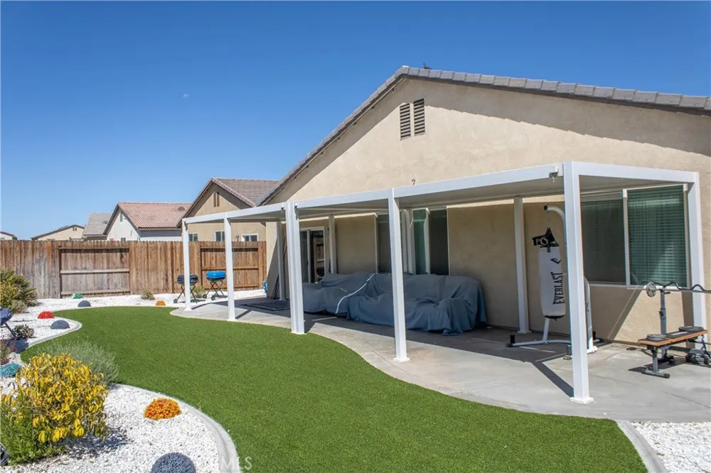 11553 Tatiana Adelanto, CA 92301