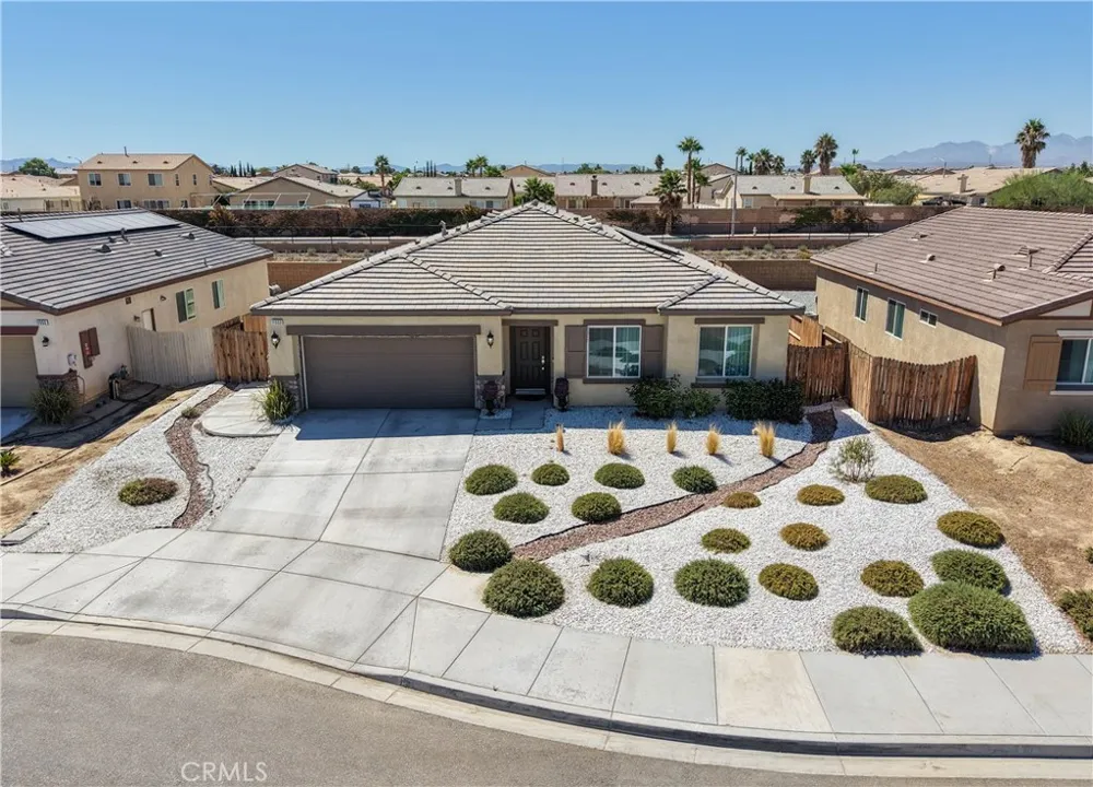 11553 Tatiana Adelanto, CA 92301