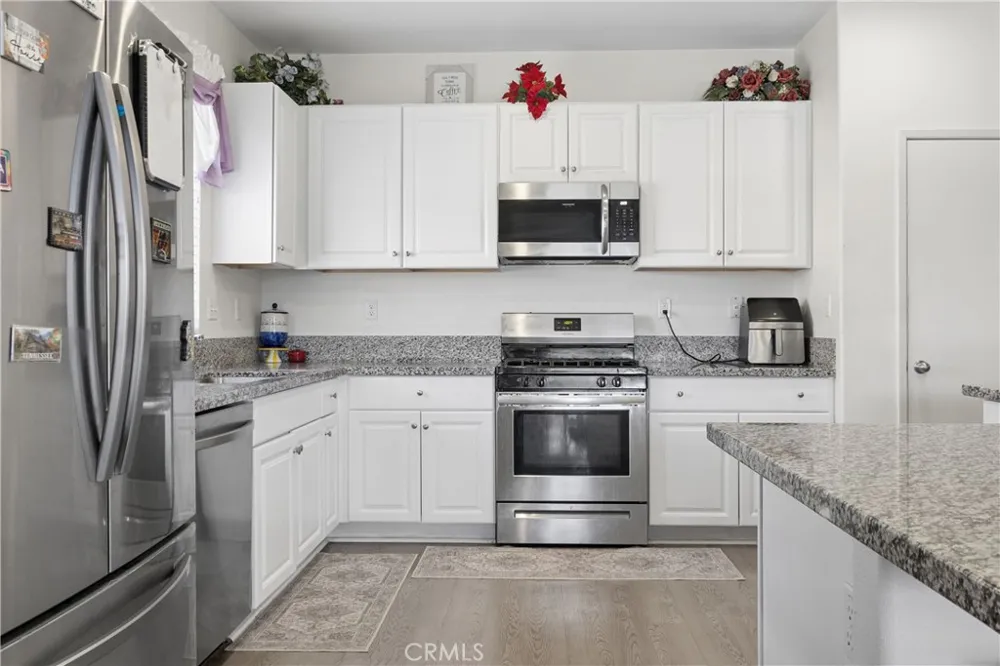 11553 Tatiana Adelanto, CA 92301
