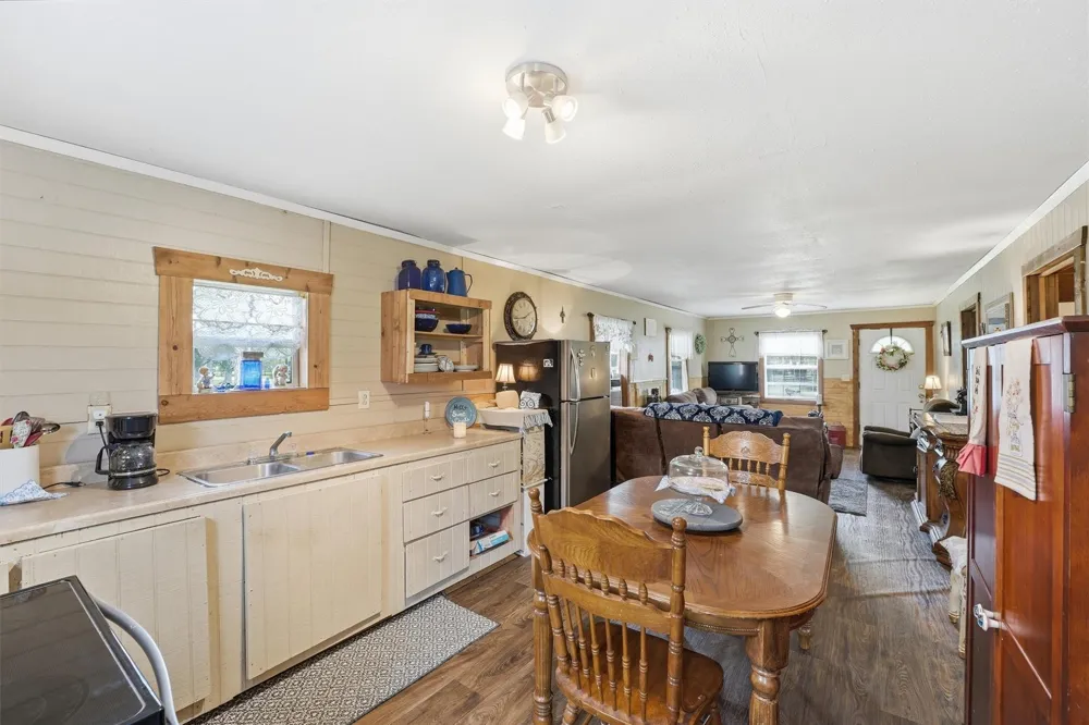 4618 Sherri Lane Crosby, TX 77532