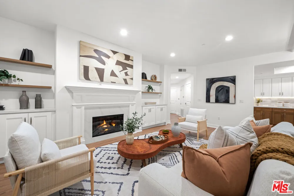 11115 Acama Street Studio City, CA 91602