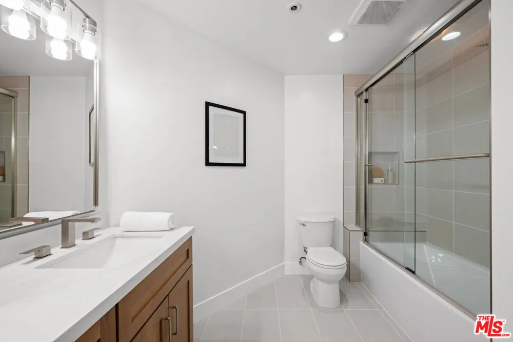 11115 Acama Street Studio City, CA 91602
