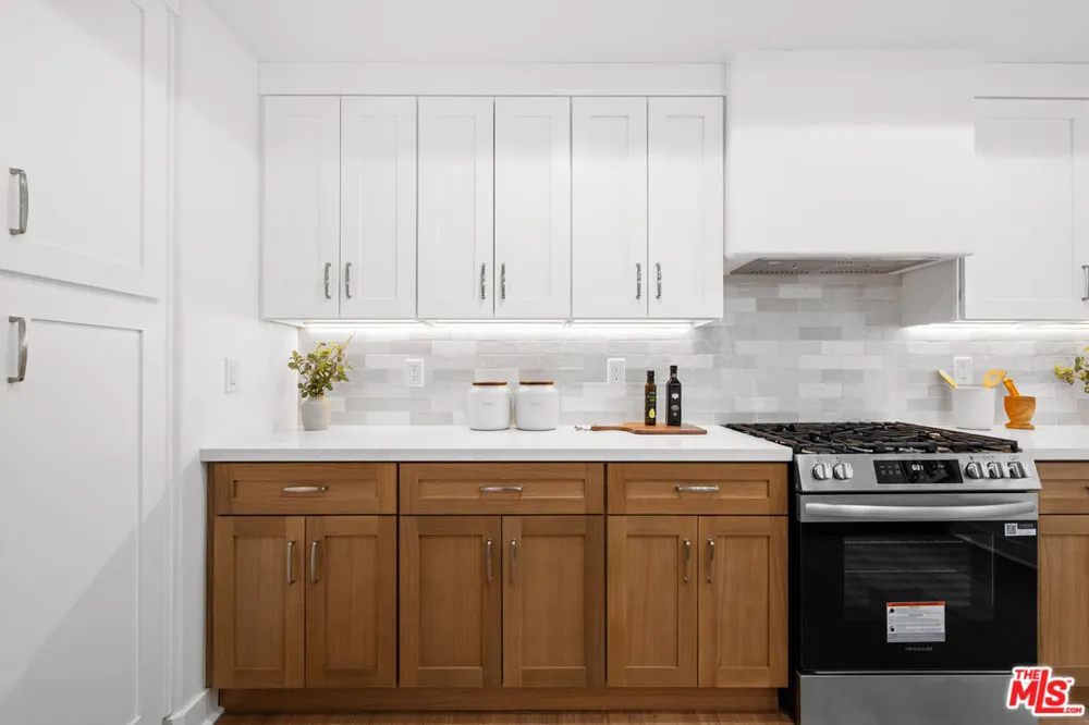 11115 Acama Street Studio City, CA 91602