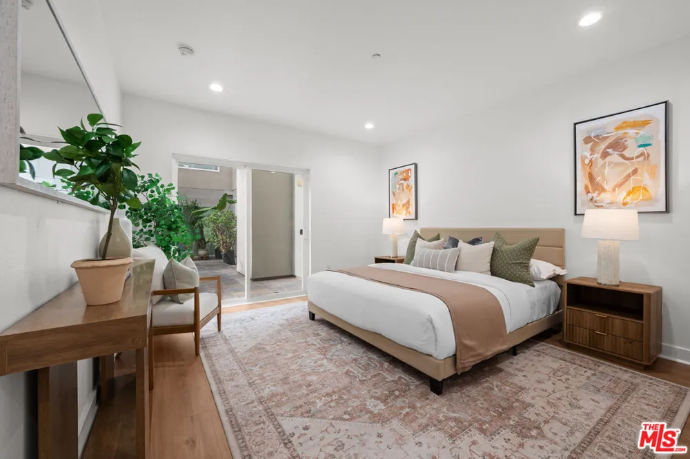 11115 Acama Street Studio City, CA 91602