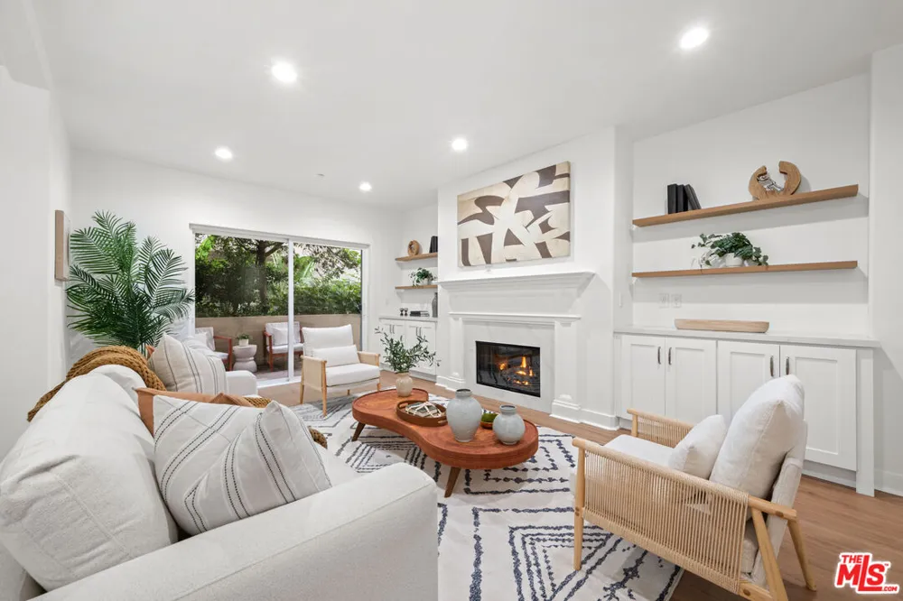 11115 Acama Street Studio City, CA 91602