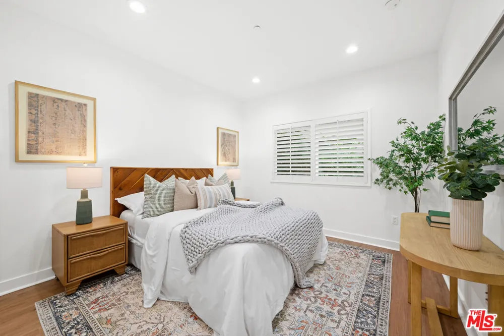 11115 Acama Street Studio City, CA 91602