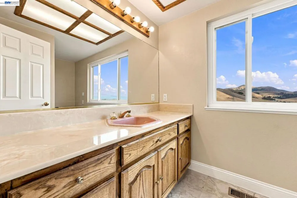 41794 Vargas Rd Fremont, CA 94539