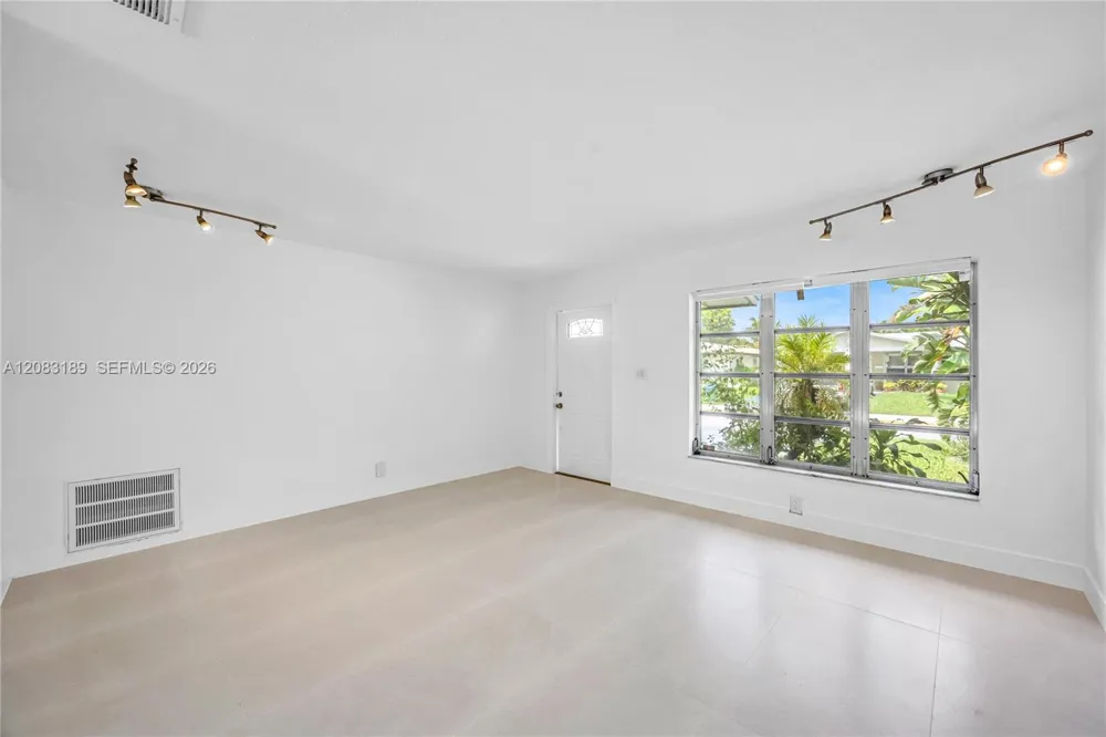 7408 NW 58th St Tamarac, FL 33321