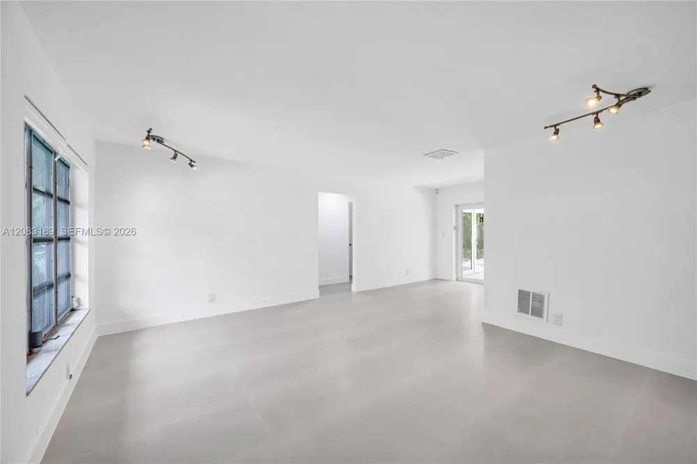7408 NW 58th St Tamarac, FL 33321