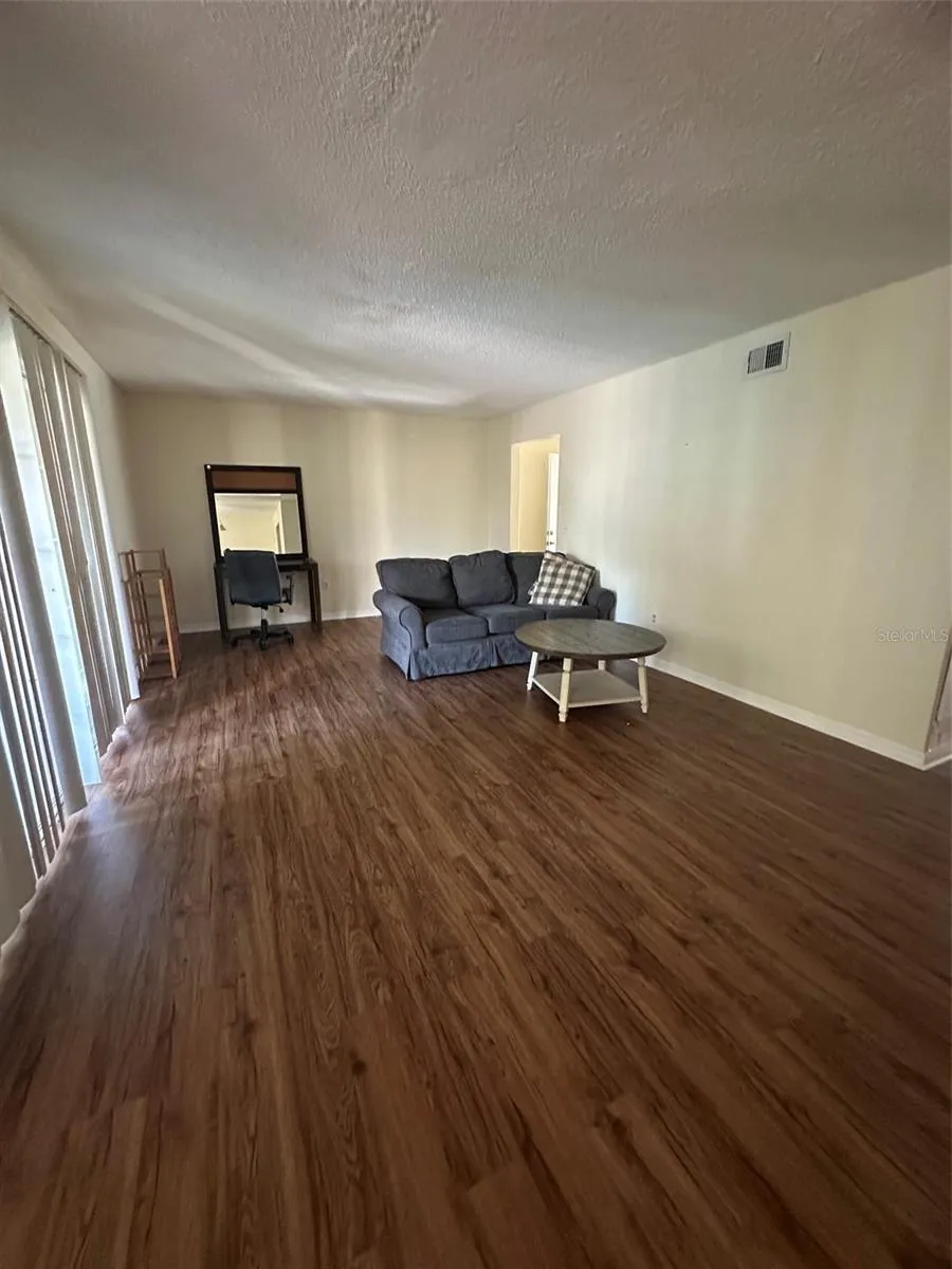 4007 VERSAILLES DRIVE #4007F Orlando, FL 32808